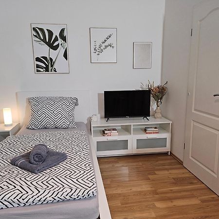Modern Studio Near Duesseldorf Airport & Messe/Fair ميربش المظهر الخارجي الصورة